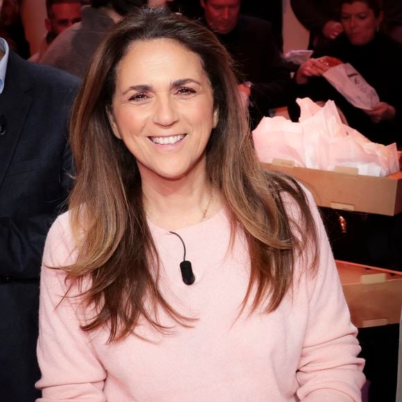 Pour autant, le chemin de la guérison n’est pas totalement achevé. Mère de Tom, né de son union avec le producteur Olivier Hallé, la journaliste reconnaît composer encore avec certaines séquelles

Exclusif - Valérie Benaim, sur le plateau de TBT9 (Tout beau tout n9uf) présenté par C.Hanouna, et diffusé en direct sur W9, Paris, France, le 06 janvier 2026. © Jack Tribeca / Bestimage