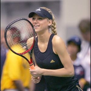 Anna Kournikova au tournoi de tennis au profit d'une association caritative, à Los Angeles.