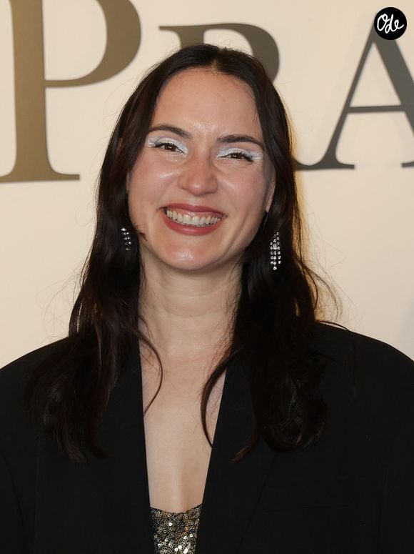 Mais c'est aussi l'occasion de se faire chouchouter par des experts du cheveu dans une ambiance intimiste.

Natoo - Première du film "Le Diable s'habille en Prada (The Devil wears Prada 2)" au cinéma Le Grand Rex à Paris, le 27 avril 2026.
© Guirec Coadic/Bestimage