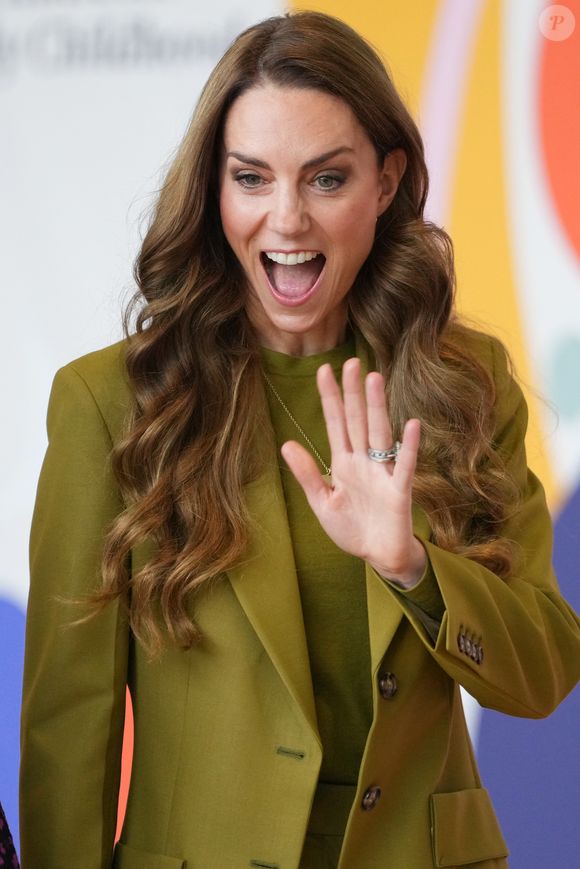 Kate Middleton, princesse de Galles, lors d'une visite à Home-Start à Oxford, le 9 octobre 2025. Home-Start UK se prépare à déployer une formation auprès de son réseau de 9 000 bénévoles sur la base de la série explicative du Centre for Early Childhood de la Royal Foundation. Photo : PA Photo/ Bestimage