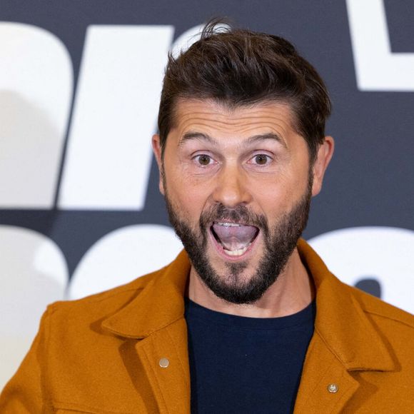 "De voir un caractère qui s’affirme, c’est une petite personne à part entière, c’est fascinant", a-t-il poursuivi, émerveillé par son fils.

L'animateur français Christophe Beaugrand pose lors du photocall de présentation de la nouvelle saison de l'émission Star Academy au Grand Rex à Paris le 29 septembre 2025. Photo par Alexis Jumeau/ABACAPRESS.COM