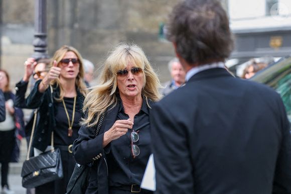 Marie Poniatowski (Rambaldi), Sarah Poniatowski (Lavoine), les deux filles du défunt - Sorties des obsèques du prince Jean-Stanislas Poniatowski en l'Eglise polonaise à Paris, France, le 29 avril 2024. © Jacovides-Moreau/Bestimage