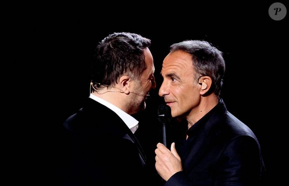 Exclusif  - Arthur et Nikos Aliagas lors de l'enregistrement de l'émission "La chanson secrète N°14", présentée par N.Aliagas et diffusée le 26 décembre sur TF1, consacrée à Nikos Aliagas à Paris le 10 décembre 2025. © Jacovides-Moreau/Bestimage