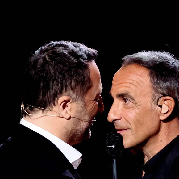 Exclusif  - Arthur et Nikos Aliagas lors de l'enregistrement de l'émission "La chanson secrète N°14", présentée par N.Aliagas et diffusée le 26 décembre sur TF1, consacrée à Nikos Aliagas à Paris le 10 décembre 2025. © Jacovides-Moreau/Bestimage