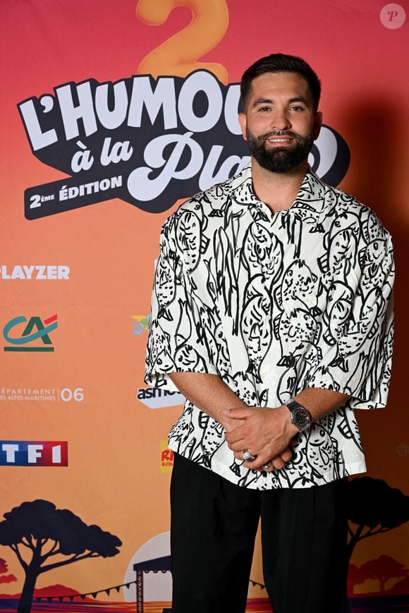 Il repart vivre dans le Sud-Ouest avec sa compagne Soraya et leurs deux enfants Eva et Darel

Exclusif - Kendji Girac au photocall lors de l'enregistrement de l'émission "L'humour à la plage" pour la 2eme édition du festival de Juan les Pins à la pinède Gould le 27 juin 2025.  © Bruno Bebert / Bestimage