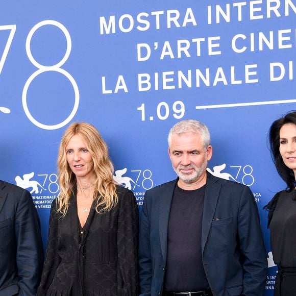Vincent Lindon, Sandrine Kiberlain, Stéphane Brizé, Marie Drucker au photocall du film "Un Autre Monde" lors du festival international du film de Venise (La Mostra), à Venise, Italie, le 10 septembre 2021.

©SGP / BESTIMAGE