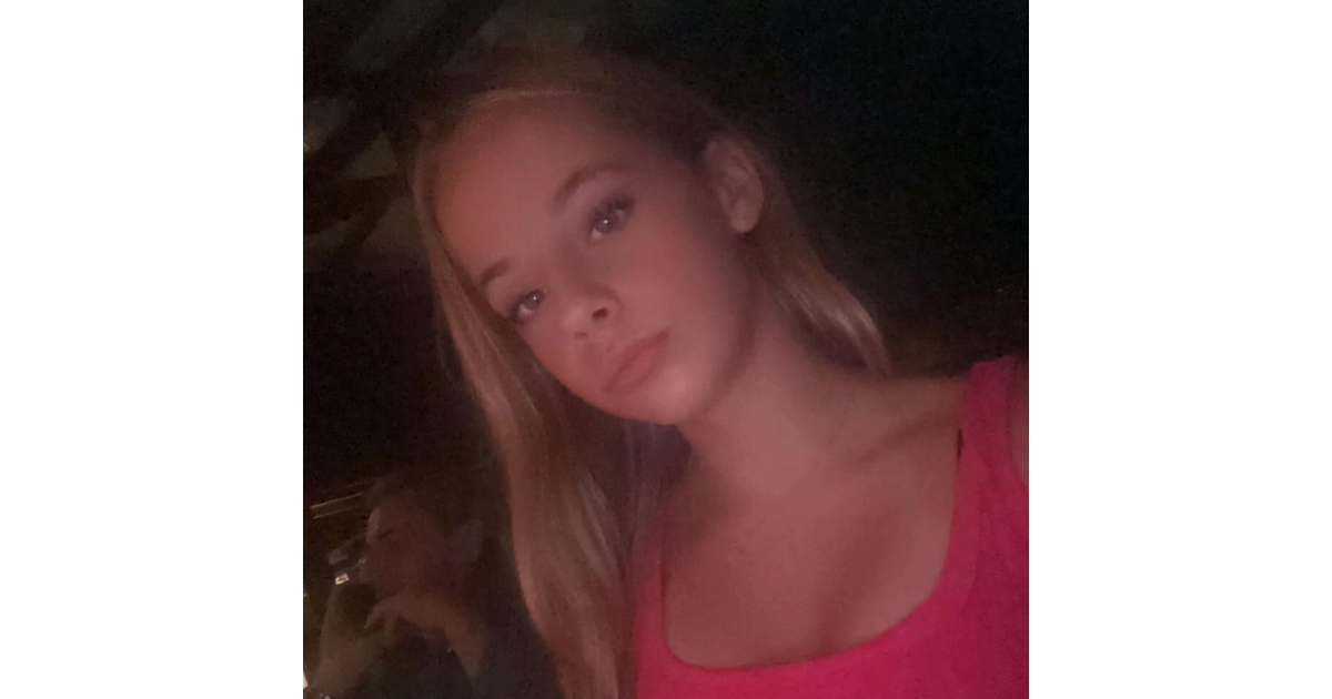 Giulia Sarkozy en vacances aux Seychelles avec ses parents Nicolas et Carla, elle partage des