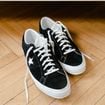 Mettre du bicarbonate dans ses chaussures : pourquoi cette astuce est si populaire ?