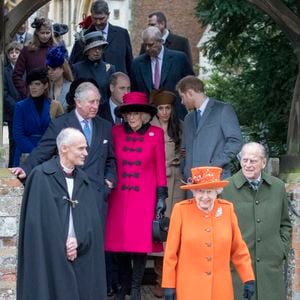 Entouré de la Reine Elizabeth II et du reste de la famille, les deux frères partageaient de doux moments ensemble...

Kate Catherine Middleton, enceinte  et le prince William, duc de Cambridge avec le prince Harry et sa fiancée Meghan Markle, Le prince Charles, prince de Galles et Camilla Parker Bowles, La reine Elisabeth II et le prince Philip Duc d'Édimbourg - La famille royale d'Angleterre arrive à l'église St Mary Magdalene pour la messe de Noël à Sandringham le 25 décembre 2017