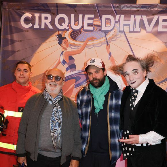 Une soirée placée sous le signe de la féérie circassienne, qui témoigne du lien retrouvé entre Gérard Jugnot et son fils Arthur, complices et visiblement heureux de partager ce moment ensemble, eux qui n’ont pas toujours été proches par le passé.

Gérard Jugnot et son fils Arthur Jugnot au photocall de la générale du spectacle "Tempo" du Cirque d'Hiver Bouglione à Paris, France, le 18 octobre 2025. © Coadic Guirec/Bestimage