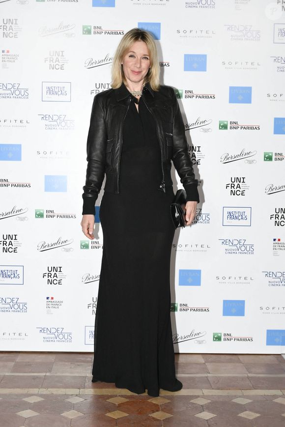 avec l'aide des fameuses Nicorette

Ludivine Sagnier au "Rendez-Vous 2025 - New French Cinema" à Rome
 © Maurizio D'Avanzo/IPA via ZUMA Press