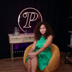 Vaimalama Chaves pose pour notre entretien En Privé avec, dans le cadre de la promotion de son premier livre "O Vai" (éd. First) - dans les locaux de Webedia