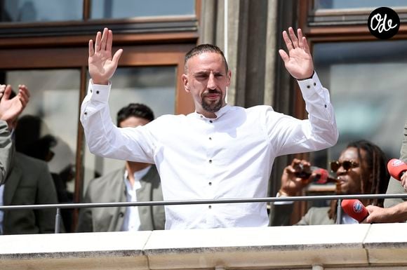 Franck Ribéry et les joueurs du Bayern de Munich fêtent leur titre de champion d'allemagne à Munich devant leurs fans le 26 mai 2019.

© API / BESTIMAGE