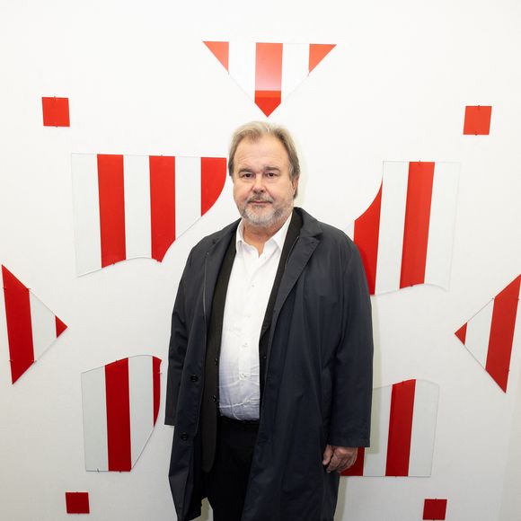 Exclusif - Pierre Hermé - Performance artistique de la chanteuse Yseult durant l'exposition de Miles Greenberg et Daniel Buren organisée par Reiffers Initiative à Paris le 23 Octobre 2025. © Jerémy Melloul / Bestimage