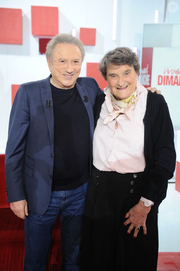 Exclusif - Michel Drucker et Régine de Caix (Grand-mère de Paul de Saint-Sernin - Enregistrement de l'émission Vivement dimanche au studio rive gauche presentée par M. Drucker avec une diffusion sur France 3 le 23 novembre. © Guillaume Gaffiot/Bestimage
