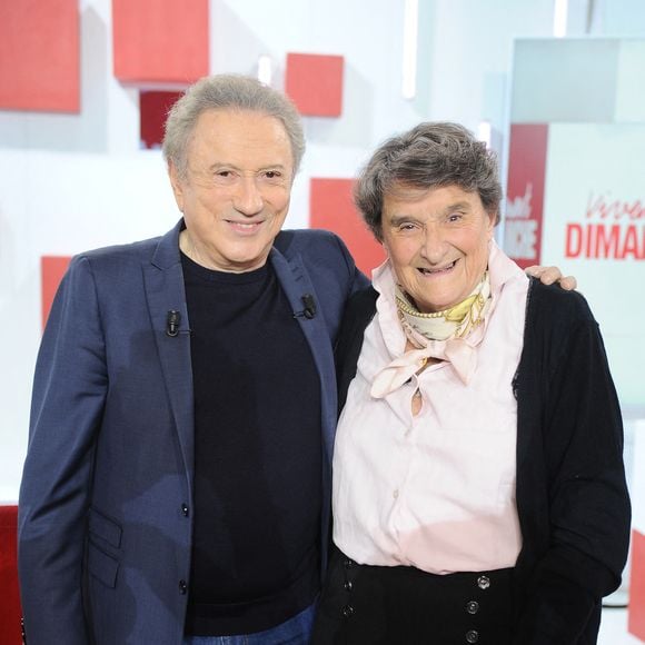 Exclusif - Michel Drucker et Régine de Caix (Grand-mère de Paul de Saint-Sernin - Enregistrement de l'émission Vivement dimanche au studio rive gauche presentée par M. Drucker avec une diffusion sur France 3 le 23 novembre. © Guillaume Gaffiot/Bestimage