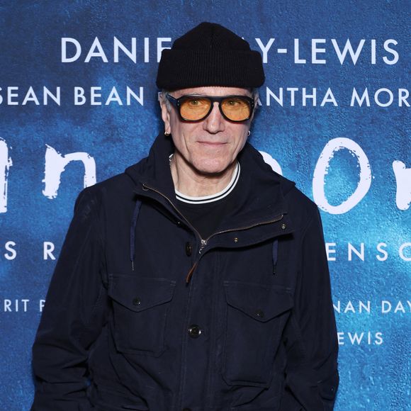 Ce tournage, il l'a vécu comme une "fierté" derrière la caméra de son fils. 

Daniel Day-Lewis lors de l'avant-première du film "Anémone" au Pathé Palace, le 23 Février 2026 à Paris.

© Denis Guignebourg/Bestimage