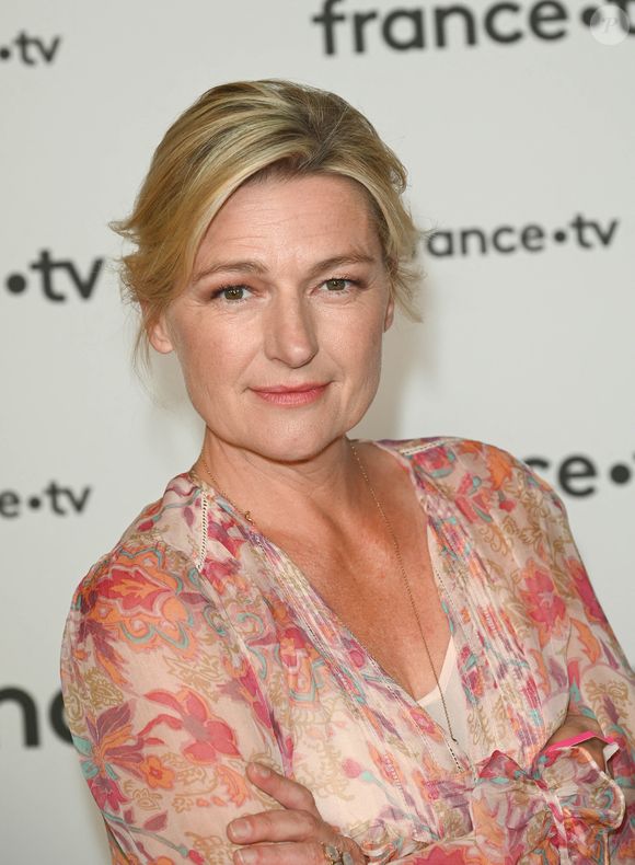 Anne-Élisabeth Lemoine au photocall pour la conférence de presse de rentrée de France TV à la Grande Halle de la Villette à Paris, France, le 6 juillet 2022. © Coadic Guirec/Bestimage
