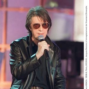 © Jean-Jacques Datchary/ABACA. 18596-8. Paris, 8/5/2000. Jacques Dutronc ˆ l'enregistrement de Vivement Dimanche.