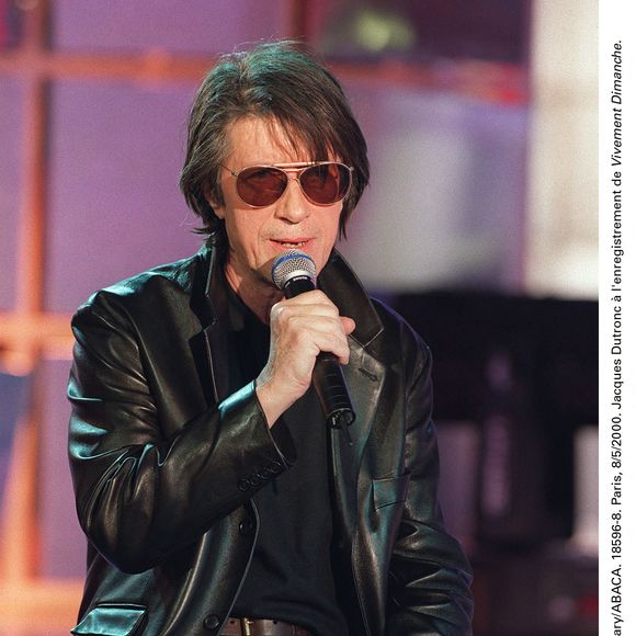 © Jean-Jacques Datchary/ABACA. 18596-8. Paris, 8/5/2000. Jacques Dutronc ˆ l'enregistrement de Vivement Dimanche.