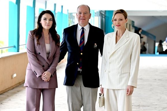 De nombreux membres de la famille princière monégasque étaient présents dans les tribunes.

Mélanie-Antoinette de Massy (présidente de la fédération monégasque de tennis), le prince Albert II de Monaco, La princesse Charlène de Monaco - La famille princière assiste à la finale du Rolex Monte-Carlo Masters au Monte-Carlo Country Club de Roquebrune Cap Martin, le 12 avril 2026 © Bruno Bebert / Bestimage