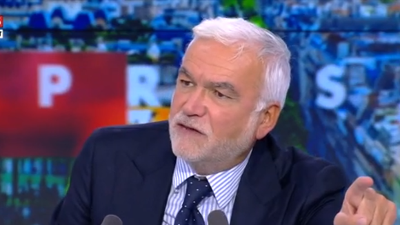 "Vous vous prenez plein de remarques si..." : Pascal Praud pointilleux en coulisses, un ex-chroniqueur de L'heure des pros se confie