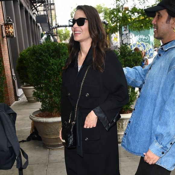 New York, NY  Actress Marion Cotillard is spotted stepping into her hotel in New York, sporting a fabulous Chanel bag.



Pictured: Marion Cotillard
