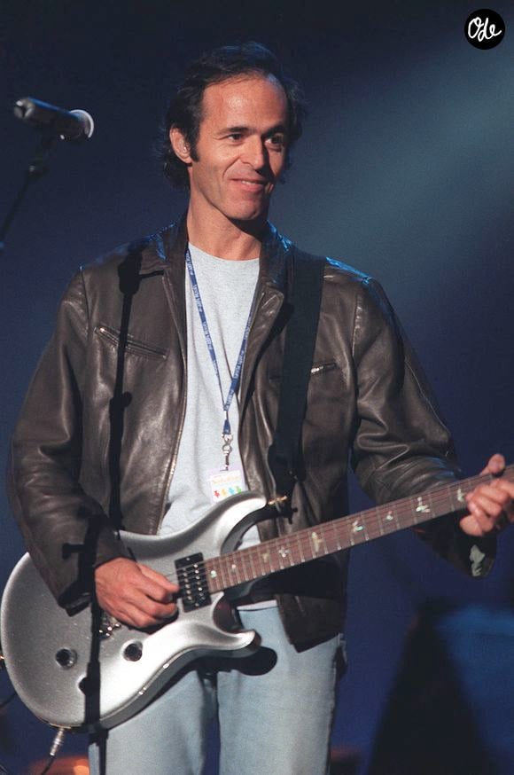 Jean-Jacques Goldman lors de la soirée Solidays à l'hippodrome de Longchamp, Paris, le 10/07/99. Crédit Lionel Hahn/Abaca