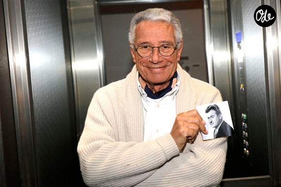Jean-Marie Périer avec la photo de son père François Périer lors de l'enregistrement de l 'émission de "Chez Jordan". Le 28 janvier 2022
© Cédric Perrin / Bestimage
