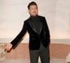 Cette annonce marque une nouvelle étape dans le parcours artistique de l'interprète, habitué à multiplier les expériences.

Vincent Niclo lors d'un dîner et d'une vente aux enchères caritative pour fêter Noël au restaurant "La Baia" à Paris, le dimanche 23 novembre 2025.

© Christophe Aubert via Bestimage