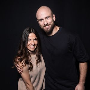 Exclusif - Denitsa Ikonomova, François Alu en backstage de l'enregistrement de l'émission "La Boîte à secrets", présentée par F.Bollaert et diffusée le 9 janvier 2026 sur France 3, dans les studios du Lendit à Saint-Denis, France, le 2 décembre 2025. © Cyril Moreau/Bestimage