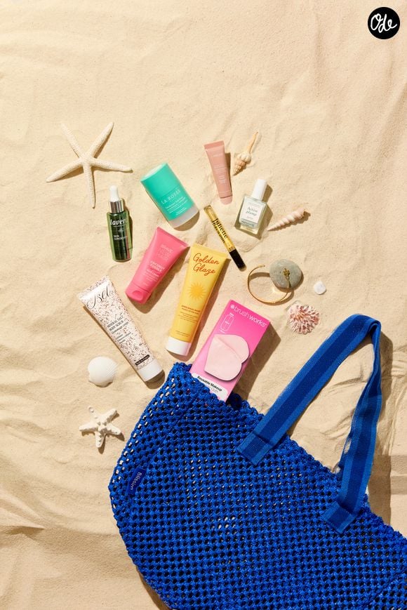Une sélection rigoureuse de soins hydratants, capillaires et de maquillage compose ces trousses de l'été.