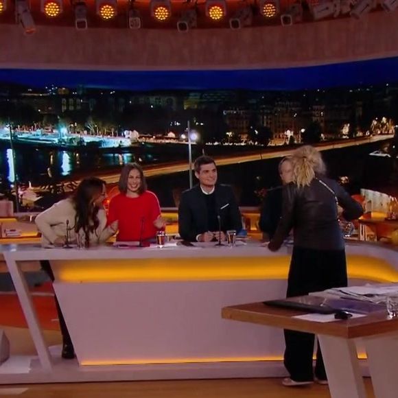 Damien Thévenot présente "Télématin" avec Johanna  Ghiglia en l'absence de Maya Lauqué.