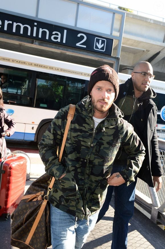 Matt Pokora arrive à l'aéroport de Nice Côte d'Azur à Nice, France, le 25 janvier 2013, dans le cadre de la 14e cérémonie des NRJ Music Awards à Cannes. Photo ABACAPRESS.COM