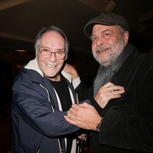 Jacques Rouveyrollis et Eric Dupond-Moretti - Jacques Rouveyrollis à fêté ses 60 ans de Lumières au théâtre Edouard 7 à Paris le 14 décembre 2025. © Coadic Guirec / Bestimage