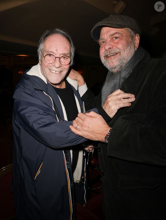 Jacques Rouveyrollis et Eric Dupond-Moretti - Jacques Rouveyrollis à fêté ses 60 ans de Lumières au théâtre Edouard 7 à Paris le 14 décembre 2025. © Coadic Guirec / Bestimage