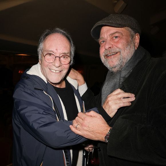 Jacques Rouveyrollis et Eric Dupond-Moretti - Jacques Rouveyrollis à fêté ses 60 ans de Lumières au théâtre Edouard 7 à Paris le 14 décembre 2025. © Coadic Guirec / Bestimage