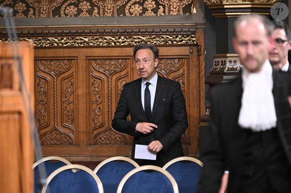 Le journaliste français Stéphane Bern pendant le discours du président français Emmanuel Macron devant les parlementaires dans la galerie royale du Palais de Westminster à Londres, Royaume-Uni, le 8 juillet 2025, avant une visite d'État de trois jours du président français et de son épouse. Photo par Eliot Blondet/ABACAPRESS.COM