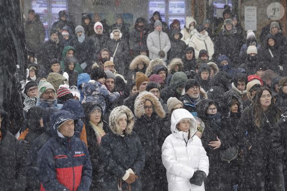 Crans Montana, la cérémonie commémorative officielle en hommage aux victimes du massacre de Crans Montana, organisée par les autorités suisses à Martigny, a été retransmise sur écran géant. © Nanni Fontana/IPA via ZUMA Press/Bestimage