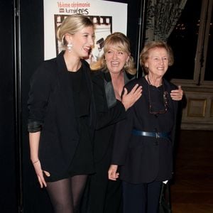 La comédienne garde précieusement les souvenirs de sa maman, disparue après plusieurs années de combat contre Alzheimer.

Charlotte de Turckheim, Clara de Turckheim et Françoise de Turckheim assistant à la 16e édition de la « Cérémonie des Lumières », qui s'est tenue à l'Hôtel de Ville de Paris, en France, le 14 janvier 2011. Photo de Nicolas Genin/ABACAPRESS.COM