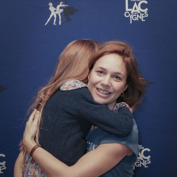 À 41 ans, Nathalie Péchalat a démarré l'année par un bilan plutôt positif, elle qui est maman de deux filles.  


Exclusif - Nathalie Péchalat et sa fille Jeanne - Première du spectacle Mon Premier Lac des Cygnes au Théatre Mogador à Paris 

© Jack Tribeca / Bestimage