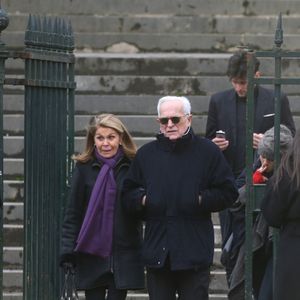 Philippe Labro et sa femme Françoise Coulon - Sorties de l'église de la Madeleine après les obsèques de Johnny Hallyday à Paris - Le 9 décembre 2017