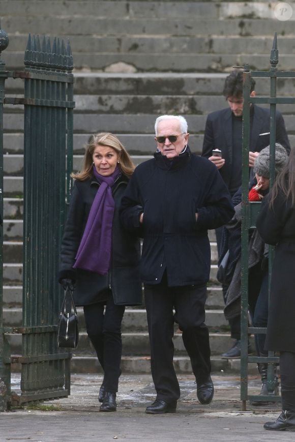 Philippe Labro et sa femme Françoise Coulon - Sorties de l'église de la Madeleine après les obsèques de Johnny Hallyday à Paris - Le 9 décembre 2017
