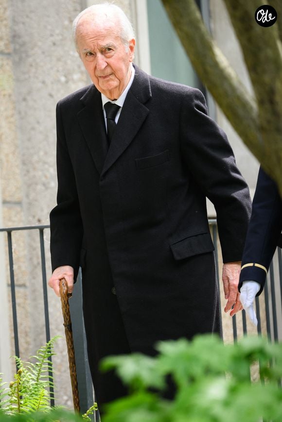 Il laisse derrière lui une vie politique très remplie

Edouard Balladur, ancien Premier ministre, lors du bapteme du grand amphitheatre du ministere des Armees du nom de Pierre Messmer, au ministere des Armees et des anciens combattants, à Paris, France, le 27 avril 2026. © Eric Tschaen/Pool/Bestimage | 00752835