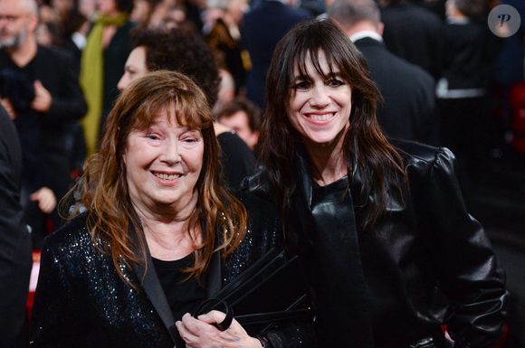 Jane Birkin et Charlotte Gainsbourg assistent à la 48e cérémonie des César du cinéma à L'Olympia à Paris, France, le 24 février 2023. Photo par Aurore Marechal/ABACAPRESS.COM
