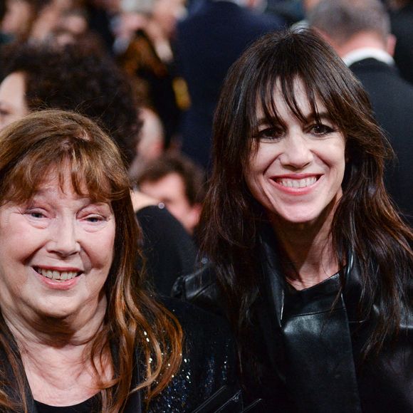 Jane Birkin et Charlotte Gainsbourg assistent à la 48e cérémonie des César du cinéma à L'Olympia à Paris, France, le 24 février 2023. Photo par Aurore Marechal/ABACAPRESS.COM