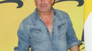 Jean Dujardin cassé par un acteur français particulièrement populaire en plein Paris : "Ça te dirait de..."