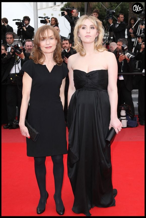 Isabelle Huppert et sa fille Lolita Chammah au Festival de Cannes.