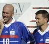 Éric Carrière s'est reconverti avec succès dans le monde du vin après sa carrière de footballeur.

Zinedine Zidane et Eric Carrière - Match amical de football entre le RC Toulon et l'équipe de France au stade Mayol à Toulon, au profit de l'association de Pascal Olmeta " Un sourire, un espoir pour la vie". Une mi-temps était dédiée au rugby et l'autre au football.
