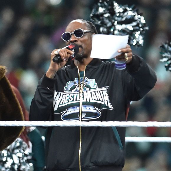 Snoop Dog était un invité spécial à WrestleMania XL au Lincoln Financial Field à Philadelphie, PA, USA le 7 avril 2024. Photo by George Napolitano/Splas News/ABACAPRESS.COM